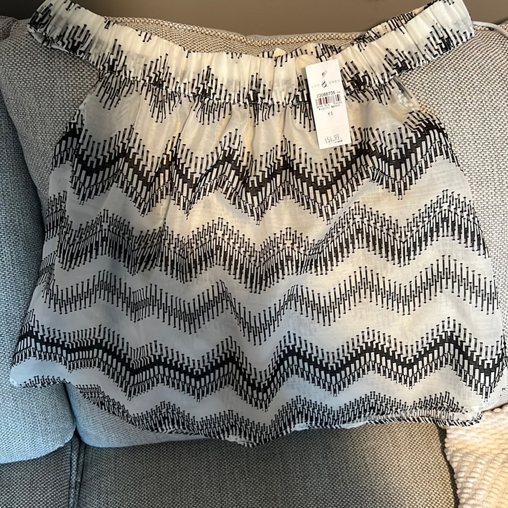 Never worn, off the shoulder Lou and grey